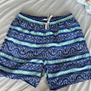Vineyard Vines swim trunks-sz large